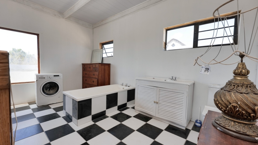 6 Bedroom Property for Sale in Arniston Western Cape